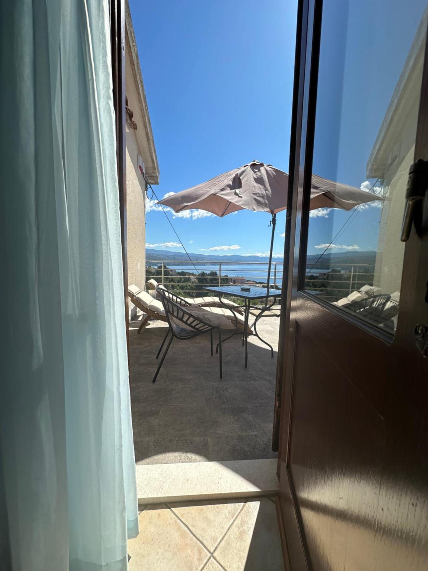 Vacation Home Lucija Slatina  Екстериор снимка