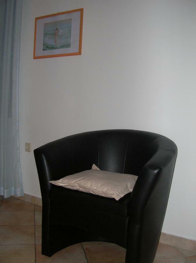Vacation Home Lucija Slatina  Екстериор снимка